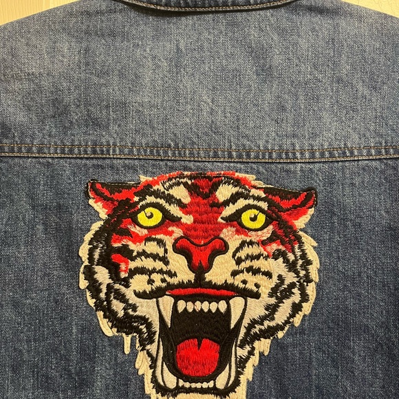 Gucci Women's Denim Jacket Tiger Print - Picture 3 of 13